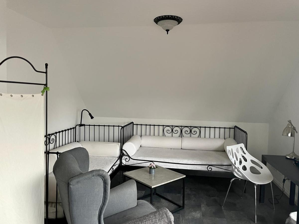 Gaestehaus Vigliarolo Gewerblich Jedes Zimmer Eigenes Bad Gemeinschaftskueche Elmshorn Exterior foto