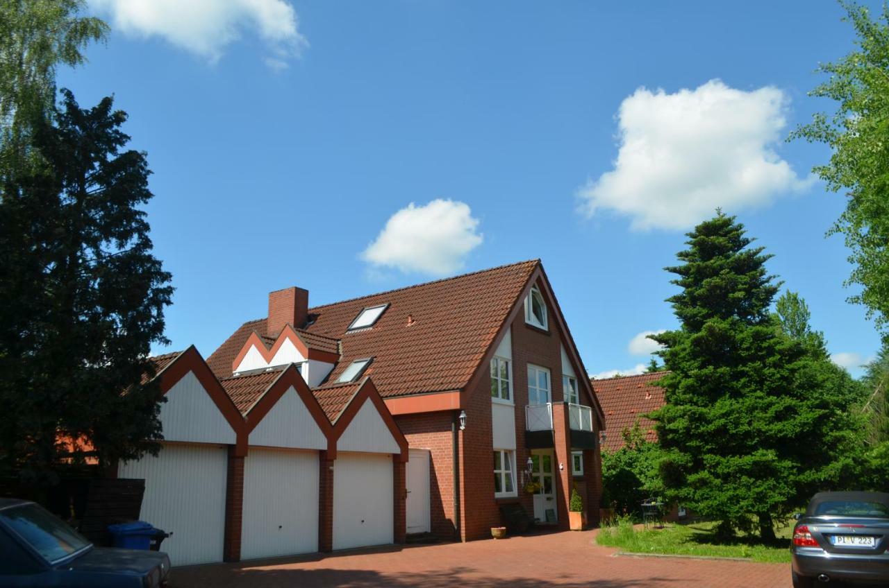 Gaestehaus Vigliarolo Gewerblich Jedes Zimmer Eigenes Bad Gemeinschaftskueche Elmshorn Exterior foto